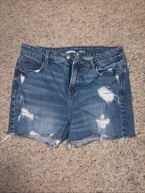 Old Navy Distressed Denim Women’s Jean Shorts  size 6